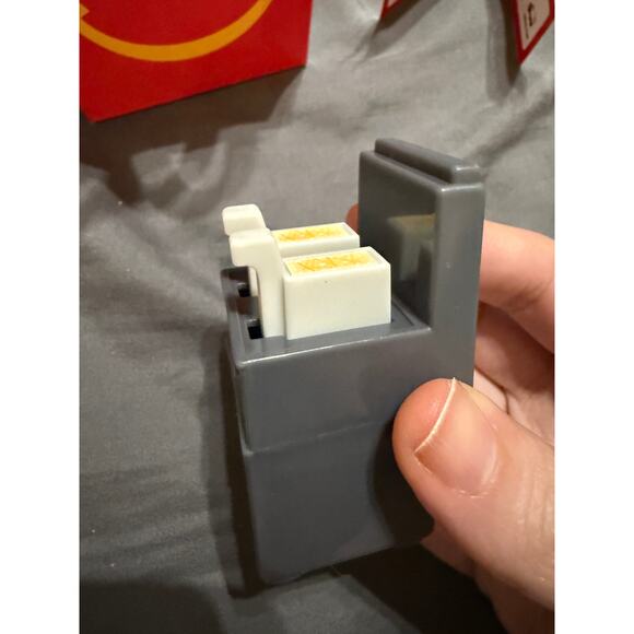 McDonald's Fry Deep Fryer 2025 #20 Toy Grey Motion - Picture 4 of 5